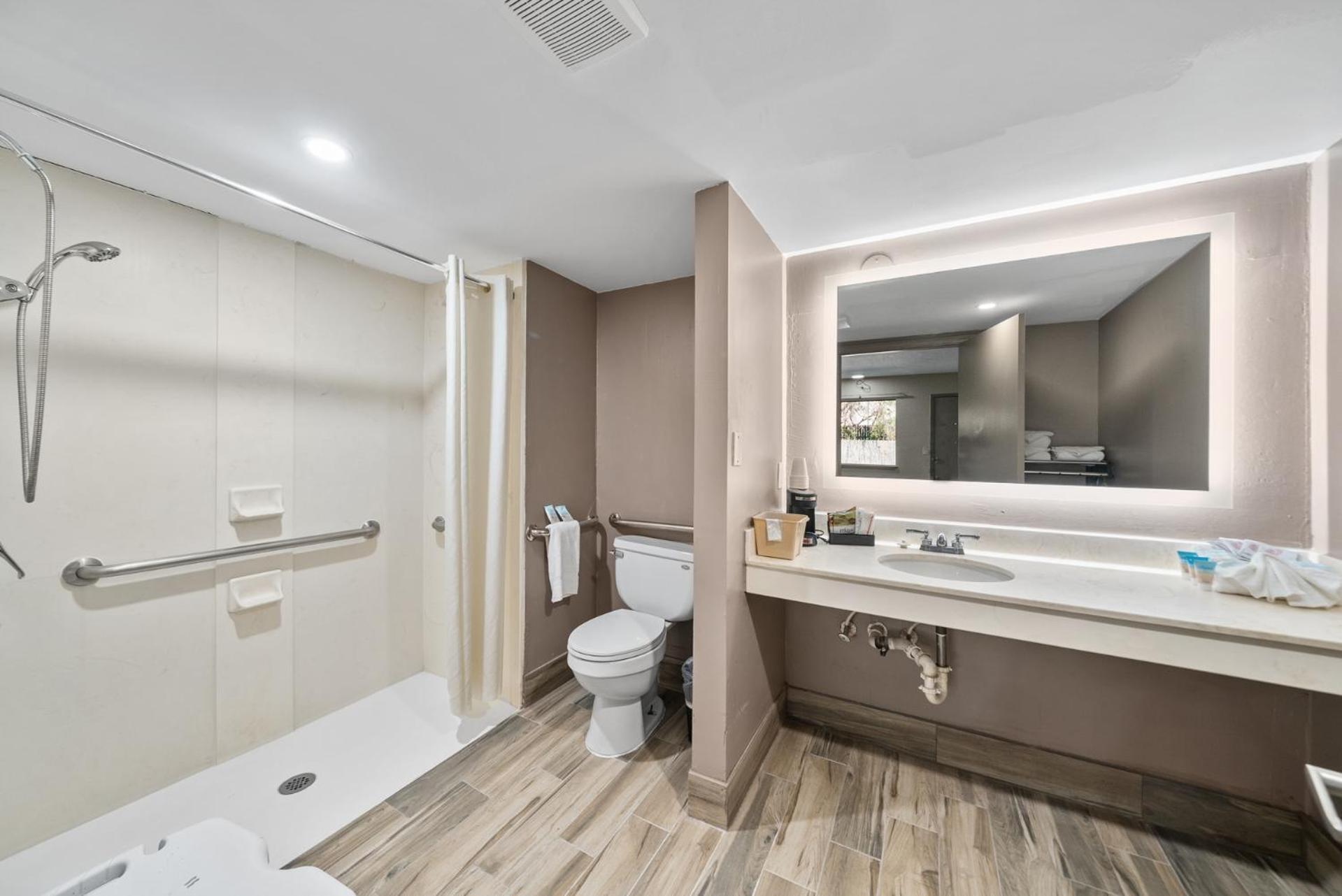Executive Inn - Panama City Beach Upper Grand Lagoon Extérieur photo