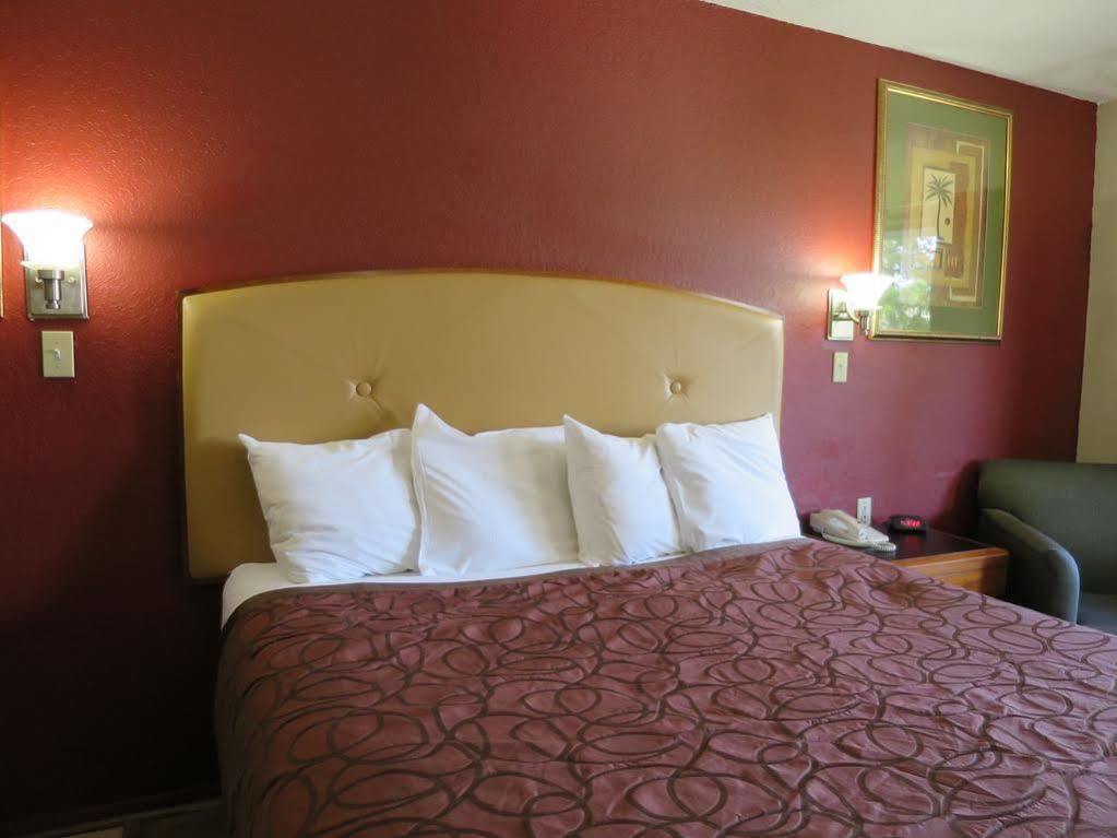 Executive Inn - Panama City Beach Upper Grand Lagoon Extérieur photo